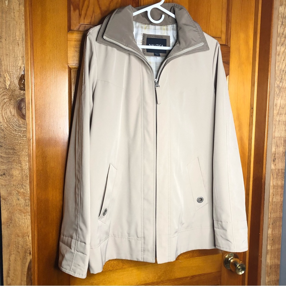 Cream/ tan hooded rain jacket ladies size small zip and button front Nautica